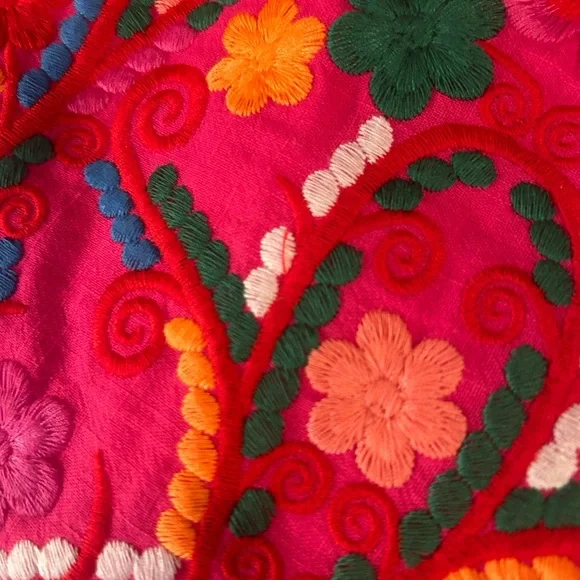 Embroidered pullover dress in bright pink – BEAUTIFUL! - Picture 10 of 13